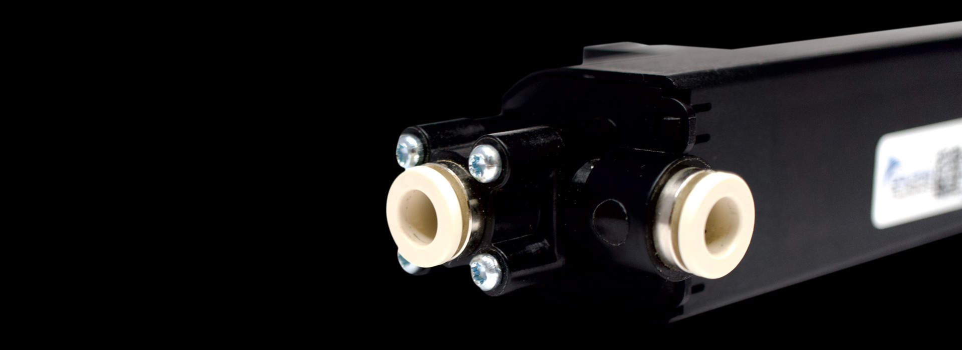 Quick-connect cartridge integrated  in the valve